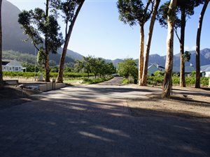 1539 m² Land available in Franschhoek
