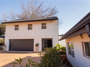 7 Bed House in Robindale