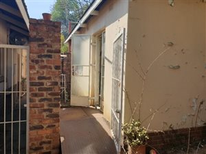 0.5 Bed Flat in Villieria