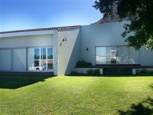 3 Bed House in Voelklip