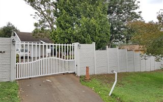 3 Bedroom House in Bisley