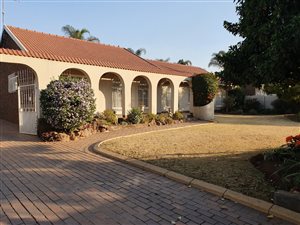 3 Bed House in Glen Marais