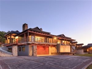 4 Bed House in Pezula Private Estate