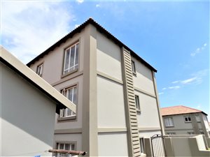 2 Bed Apartment in Florida Glen