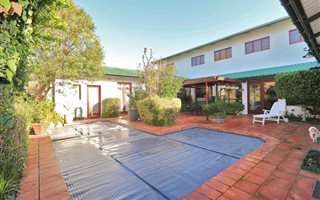 4 Bedroom House in Hout Bay and surrounds