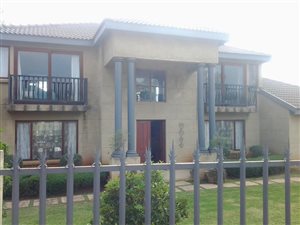 5 Bedroom House in Lynnwood Glen
