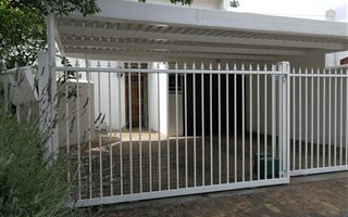 4 Bedroom House in Kleingeluk
