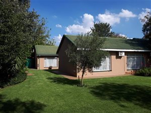 4 Bed House in Flora Gardens