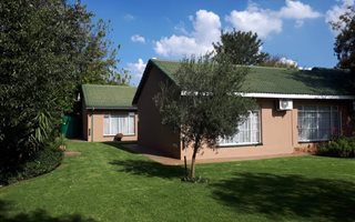 4 Bedroom House in Flora Gardens