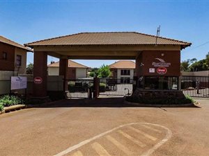 2 Bed Duplex in Pretorius Park