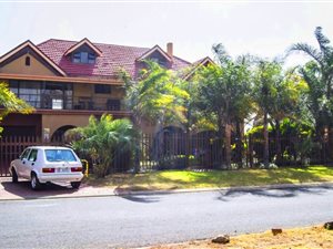 7 Bed House in Lennoxton