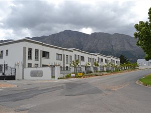 2 Bed Apartment in Franschhoek