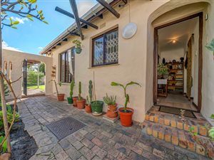 3 Bed House in Kirstenhof