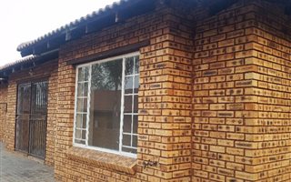 2 Bedroom Simplex in Amandasig
