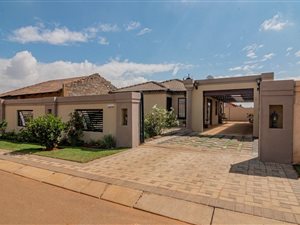 3 Bed House in Protea Glen