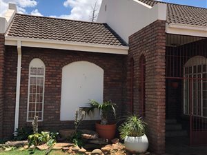 5 Bed House in Danielskuil