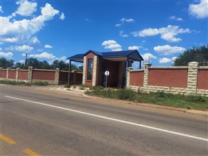 1053 m² Land available in Eldoraigne