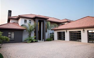 4 Bedroom House in Hazeldean (Silverlakes Surroundings)