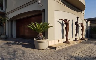1 Bedroom House in Fourways Gardens