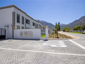 2 Bed Apartment in Franschhoek