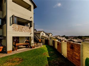 3 Bed Townhouse in Kyalami Hills