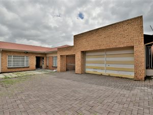 3 Bed House in Fishers Hill