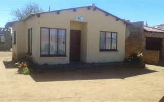 2 Bedroom House in Kanana