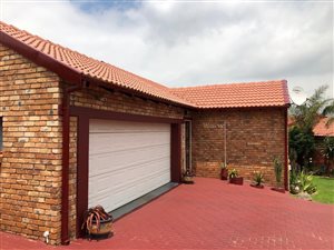 3 Bed House in Highveld