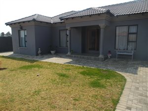 7 Bed House in Naudeville