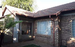 2 Bedroom Apartment in Sinoville