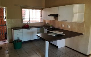 2 Bedroom Apartment in Weltevreden Park
