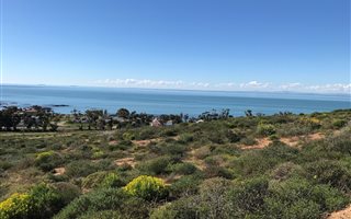 602 m² Land available in St Helena Views