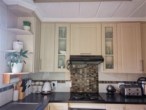 3 Bed Apartment in Vanderbijlpark SW5