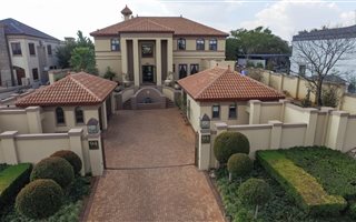 5 Bedroom House in Woodhill