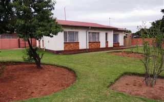 3 Bedroom House in Van Dyk Park