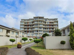 2 Bed Apartment in Humewood