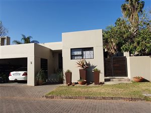 3 Bed House in Cedar Lakes