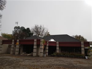 280 m² Office Space in Three Rivers