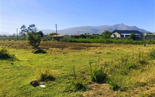 925 m² Land available in Fisherhaven