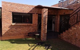 3 Bedroom Townhouse in Pomona
