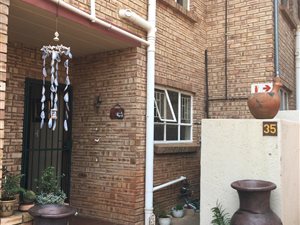 2 Bed Townhouse in Roodekrans