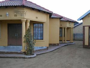 3 Bed House in Beverley Hills