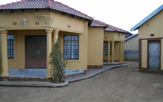 3 Bedroom House in Beverley Hills