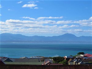 7 Bed House in Mossel Bay Central