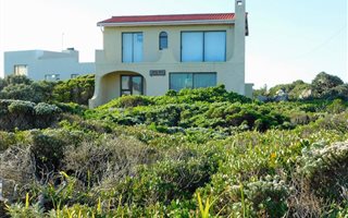 3 Bedroom House in Rooi Els