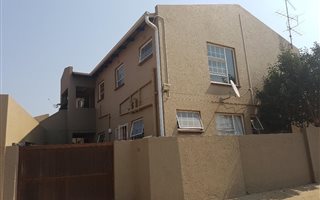 2 Bedroom Townhouse in Meyersdal