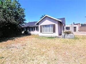 3 Bed House in Edelweiss
