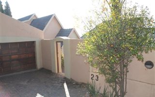 6 Bedroom House in Quellerina