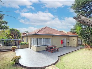 6 Bed House in Greenside