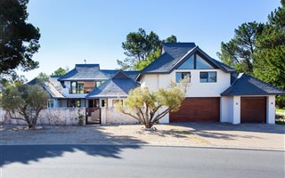 5 Bedroom House in Pearl Valley